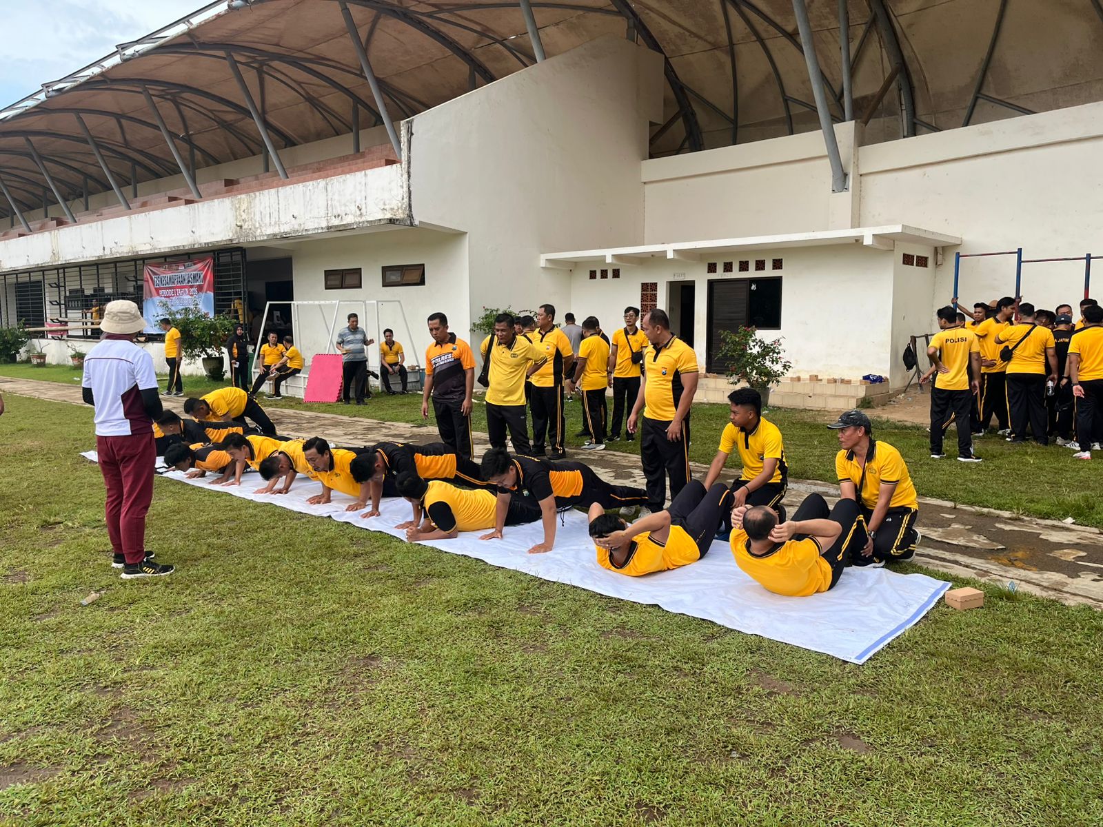 Tes Kesamaptaan Jasmani Seluruh Personel Polresta Banyuwangi di GOR Tawang Alun