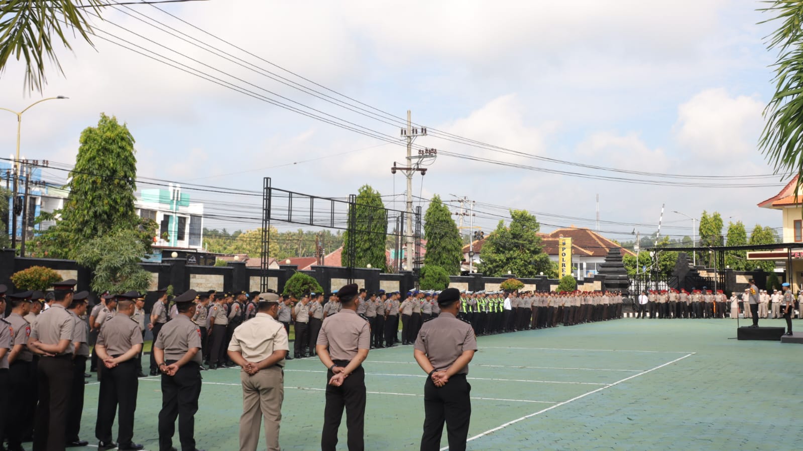 Wakapolresta Banyuwangi Pimpin Apel Jam Pimpinan, Tekankan Zero Pelanggaran dan Peningkatan Pelayanan Publik*
