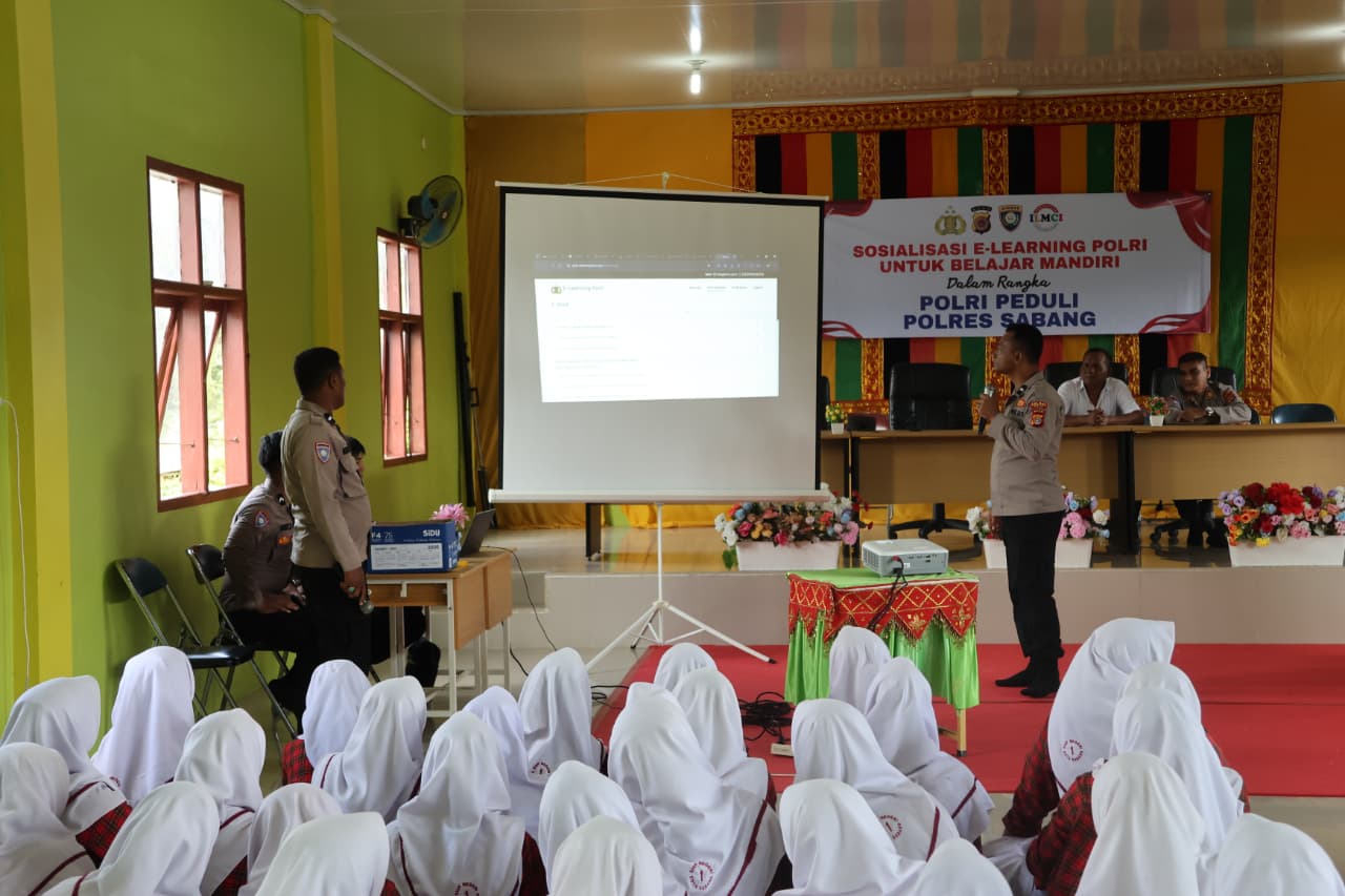 Sat Binmas Polres Sabang Sosialisasikan E-Learning “Polri Mengajar” di SMP Negeri 1 Sabang