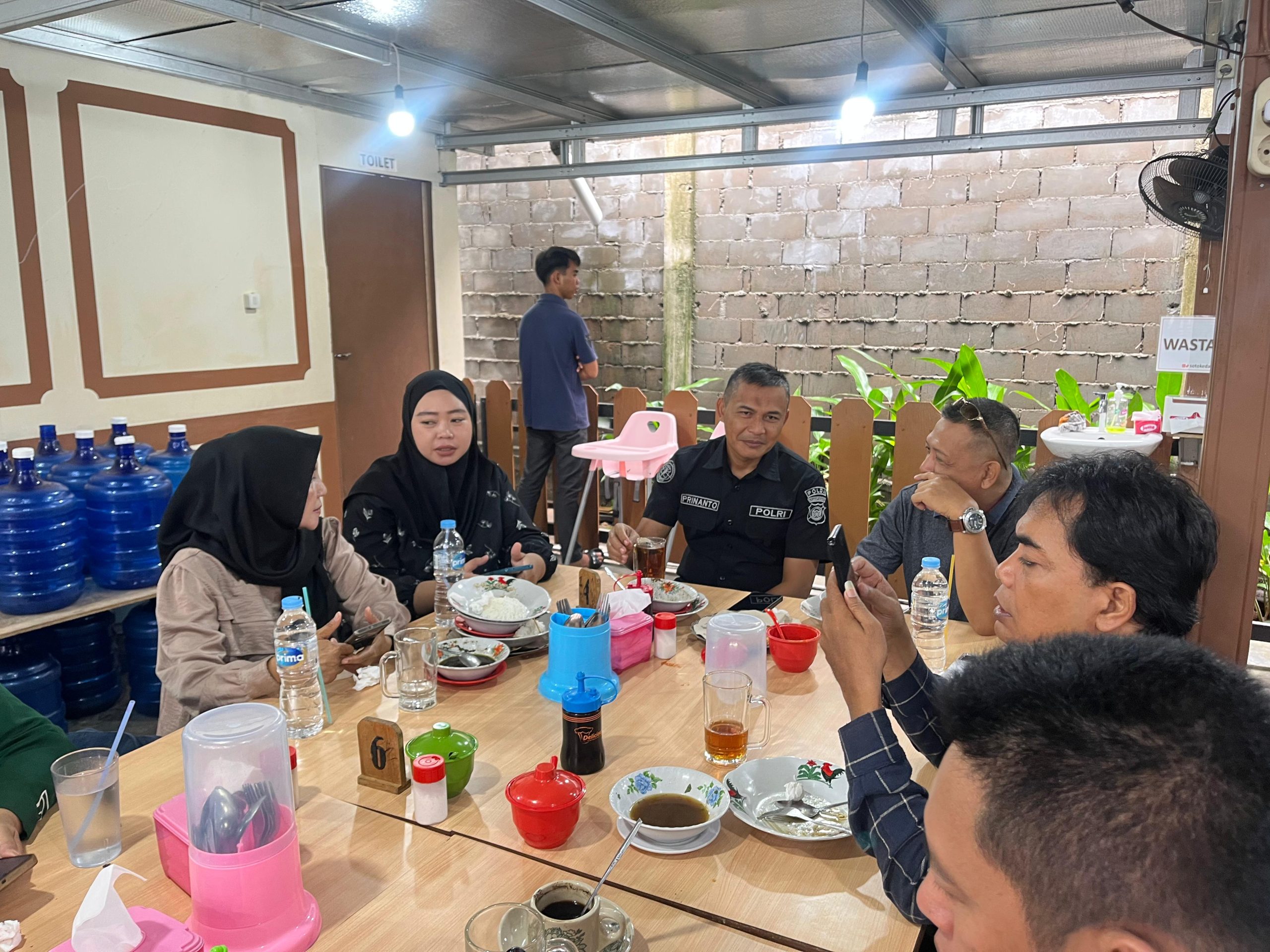 Ngopi Bareng  Awak Media , Polda Kalbar Ajak  Kawal Harmoni Hari Raya  Imlek dan Bulan Suci Ramadhan