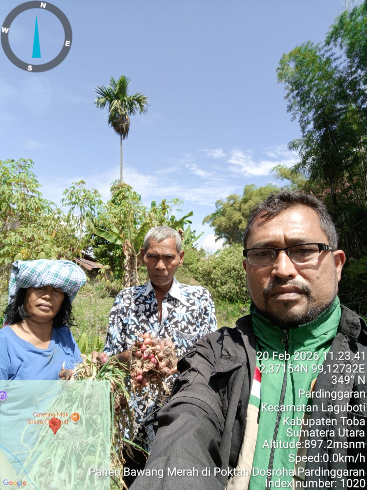 panen Perdana Bawang Merah klompok Tani Dosroha Desa Pardinggaran Laguboti