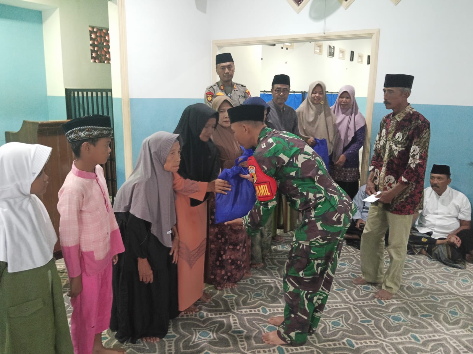Pererat Silaturahmi di Bulan Suci, Danramil Hadir Safari Ramadhan dan Santuni Anak Yatim