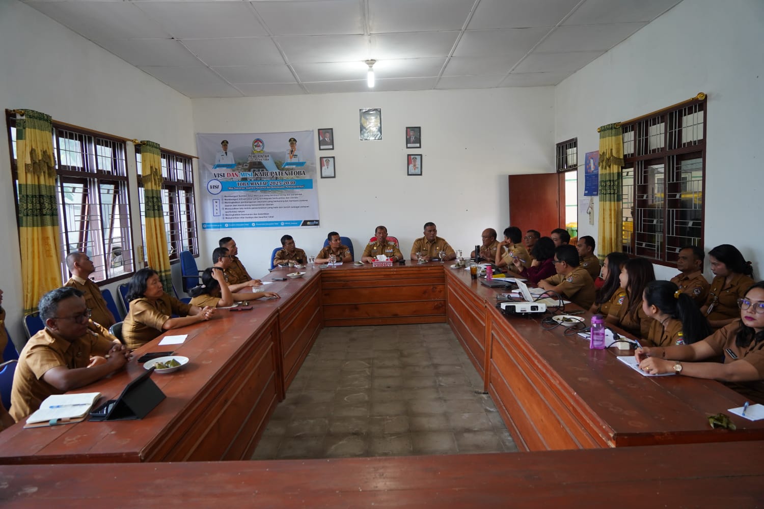 Menyusun Strategi Pengolahan Sampah Di Kabupaten Toba