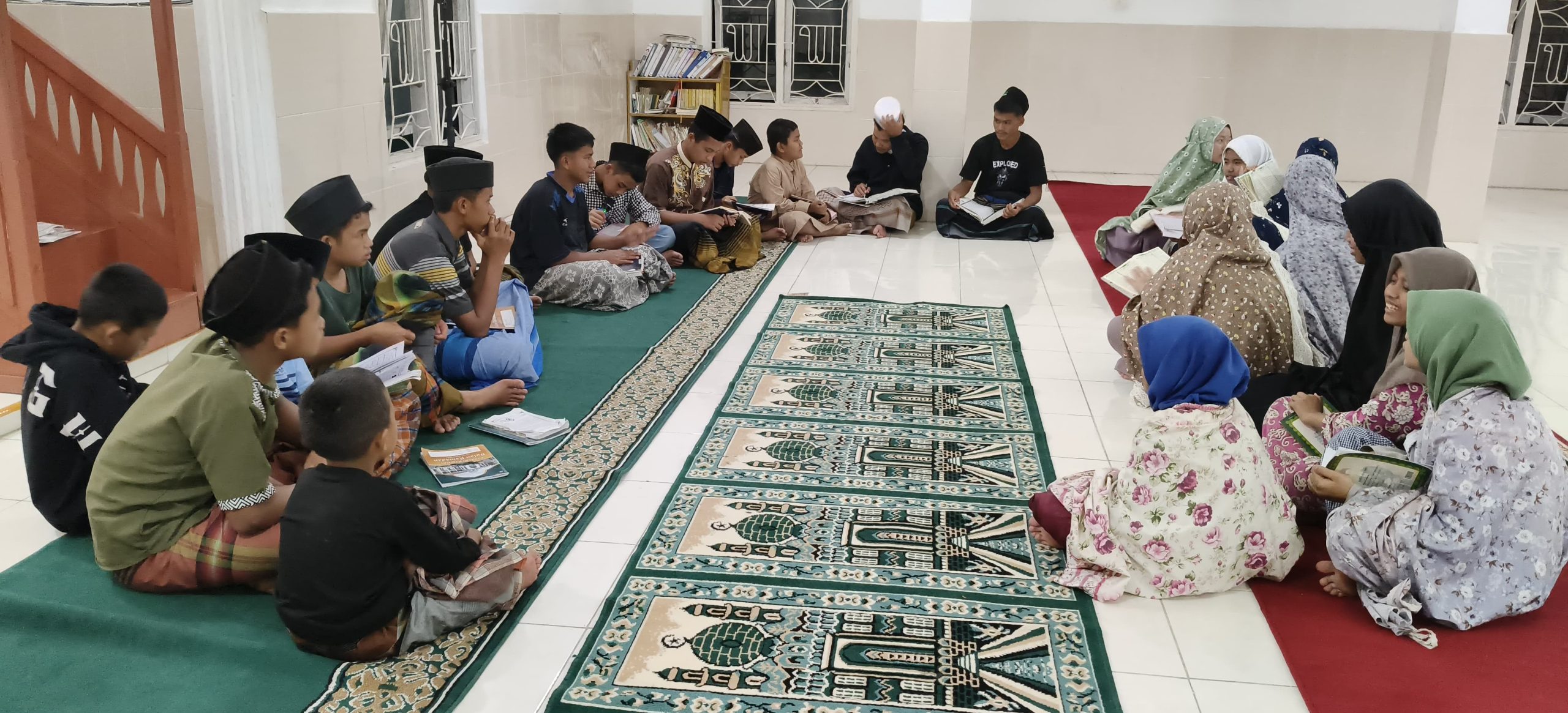 Shalat Tarawih dan Tadarus Al-Qur’an Semarakkan Malam Kelima Ramadan di Masjid Almunawar Tambunan  Toba//Starbpknews.id.