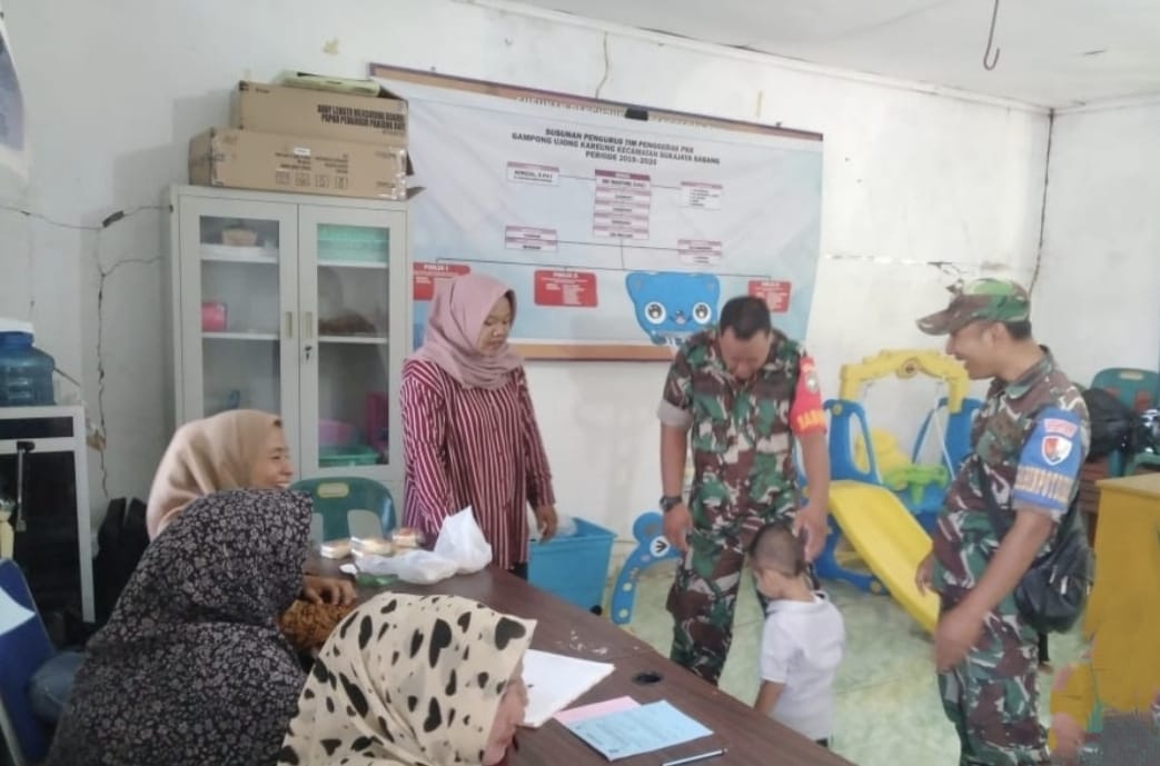 Babinsa Sukajaya Dukung Posyandu, Wujudkan Generasi Sehat Bebas Stunting