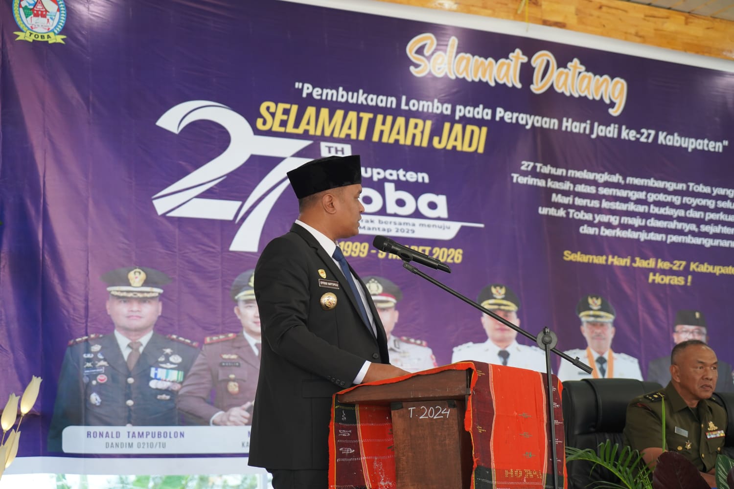 Buka Pertandingan pada HUT ke-27 Toba, Bupati ; Tunjukkan Kualitas, Jaga Persaudaraan