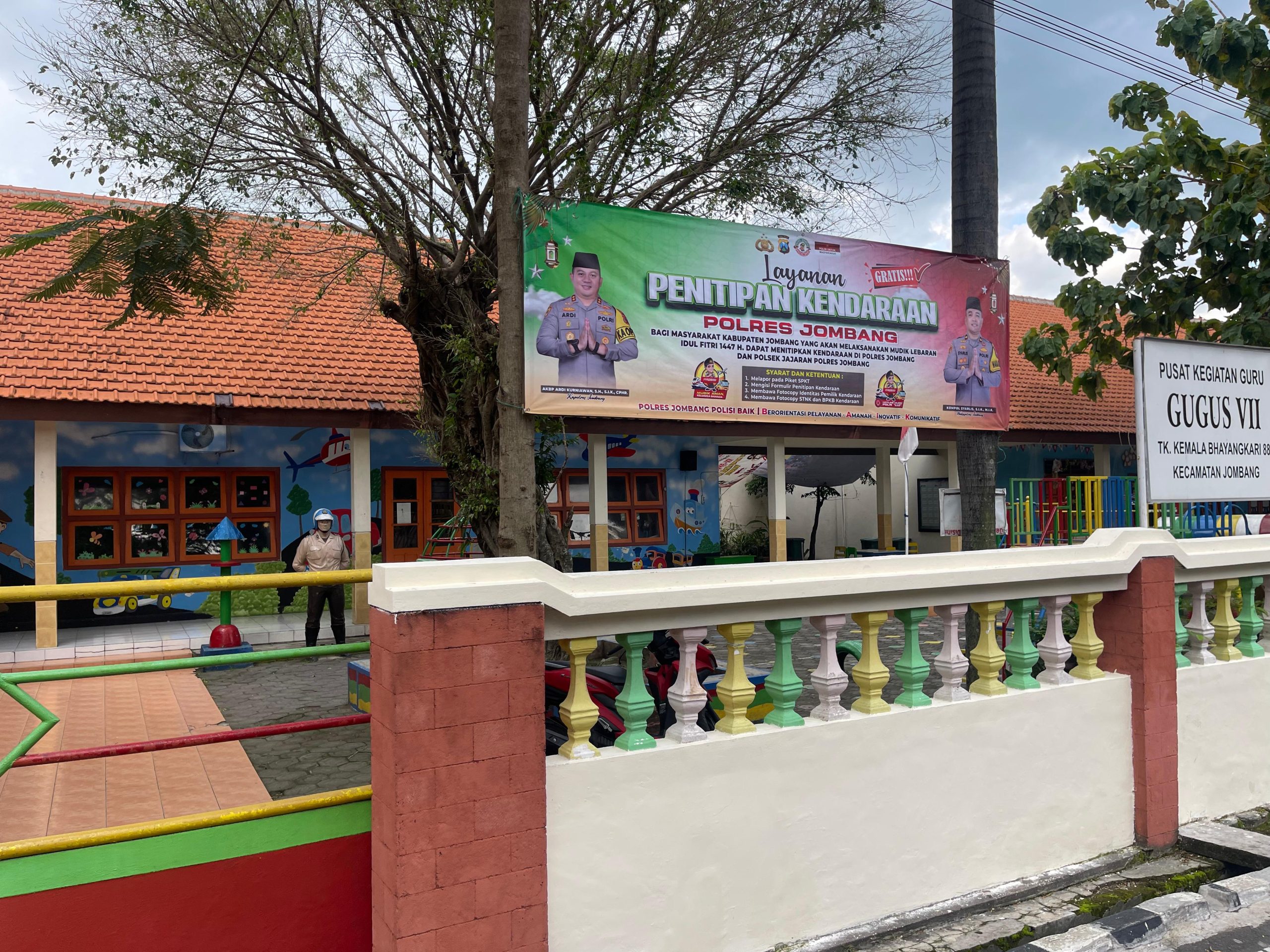 Mudik Lebaran Lebih Tenang, Polres Jombang Sediakan Penitipan Kendaraan Gratis untuk Warga*