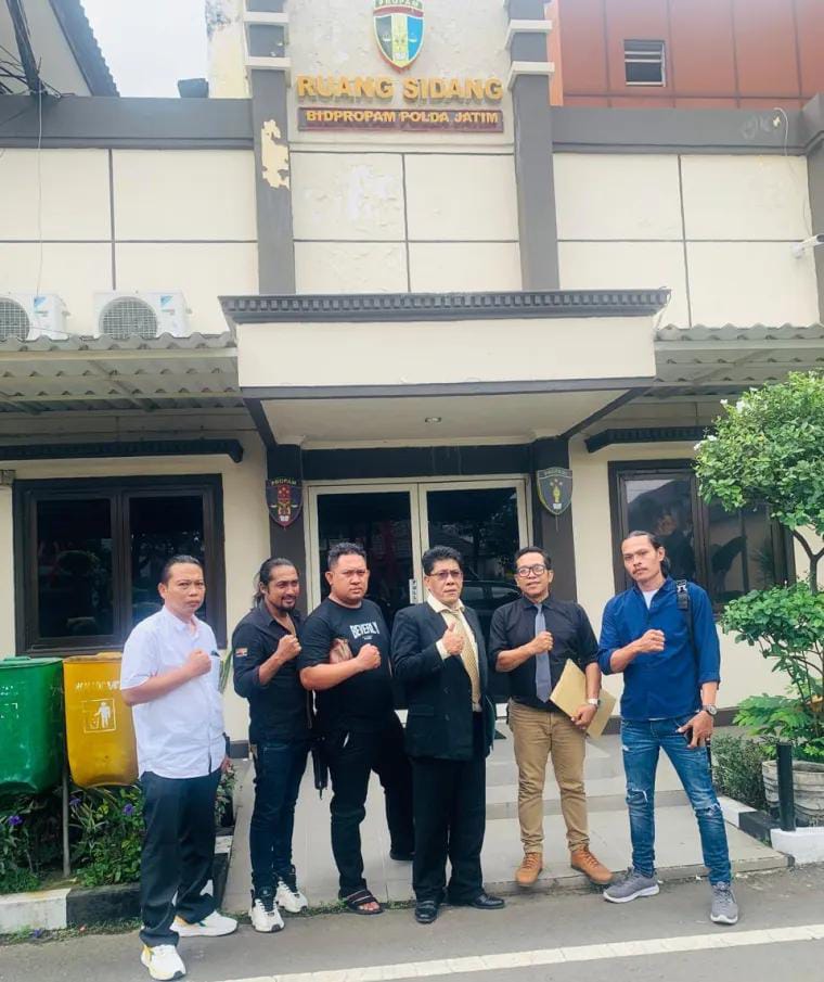 Lapor Propam Polda Jatim, Kuasa Hukum Ungkap Dugaan Pemaksaan Konstruksi Hukum Kasus Pengeroyokan