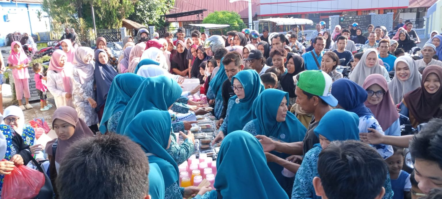 Sempena Rayakan HGK PKK Kota Sabang ke- 54 Giat Bagi Takjil Jelang Berbuka