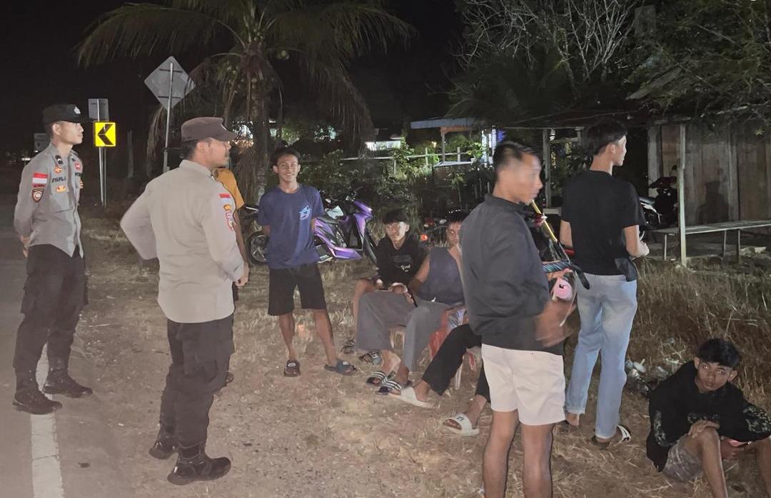Polsek Sekayam Intensifkan Patroli Cipkon Malam Hari, Jaga Kondusivitas Ramadan di Balai Karangan
