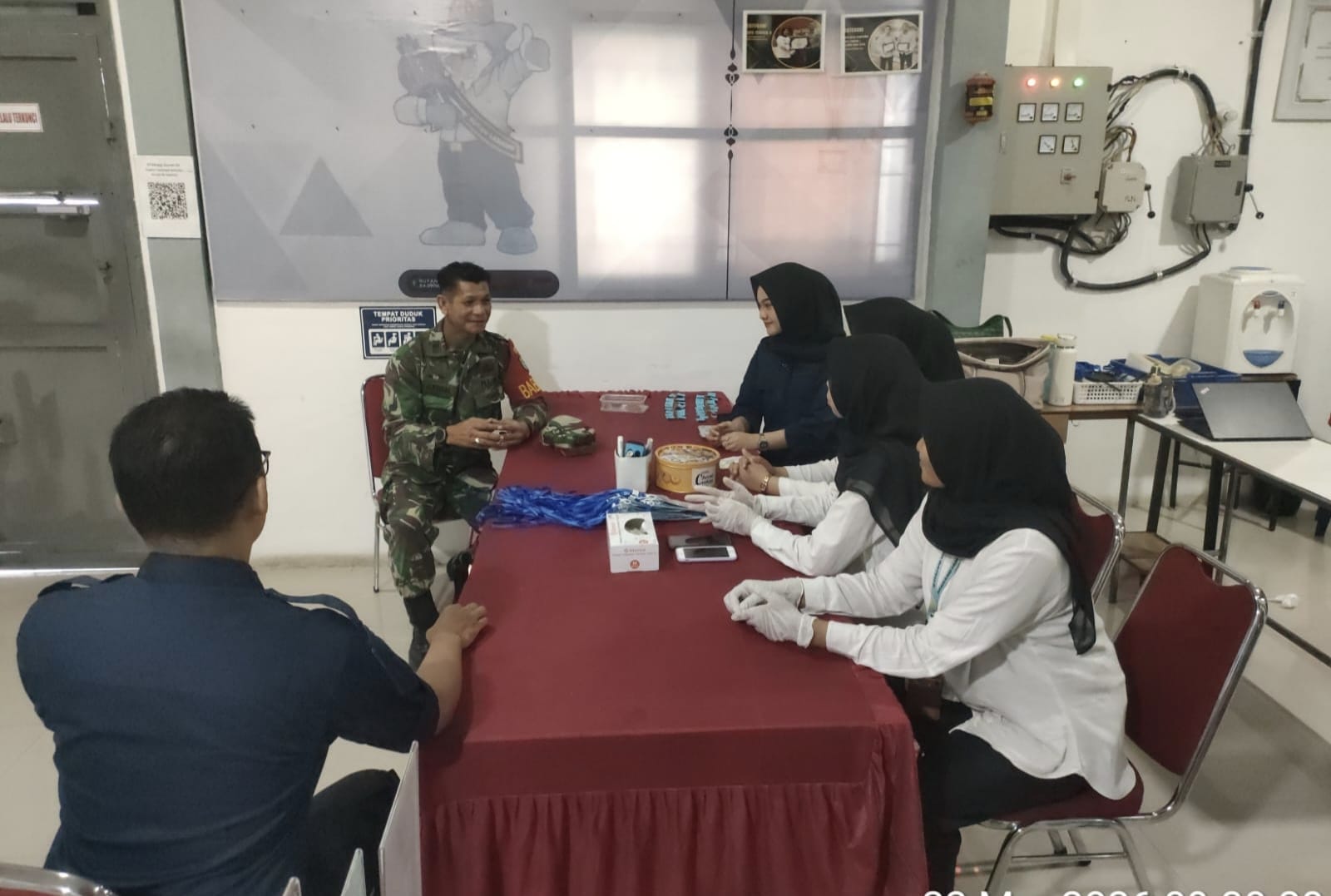 Momentum Idul Fitri, Babinsa dan Petugas Rutan Sabang Perkuat Pengamanan Kunjungan