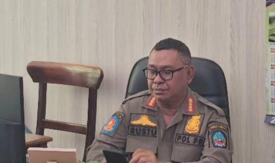 Kasat Satpol PP Rustam Salmon Disorot, Peredaran Miras di Kafe Seputaran Labuha Dinilai Kian Marak
