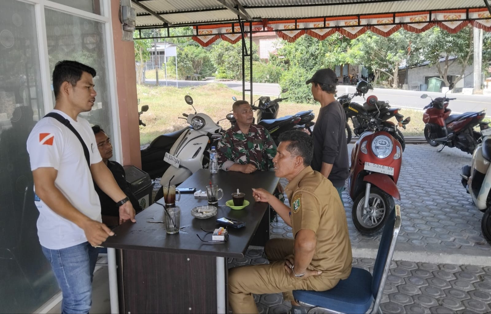 Perkuat Sinergi, Babinsa Iboih Intensifkan Komsos di Wilayah Binaan