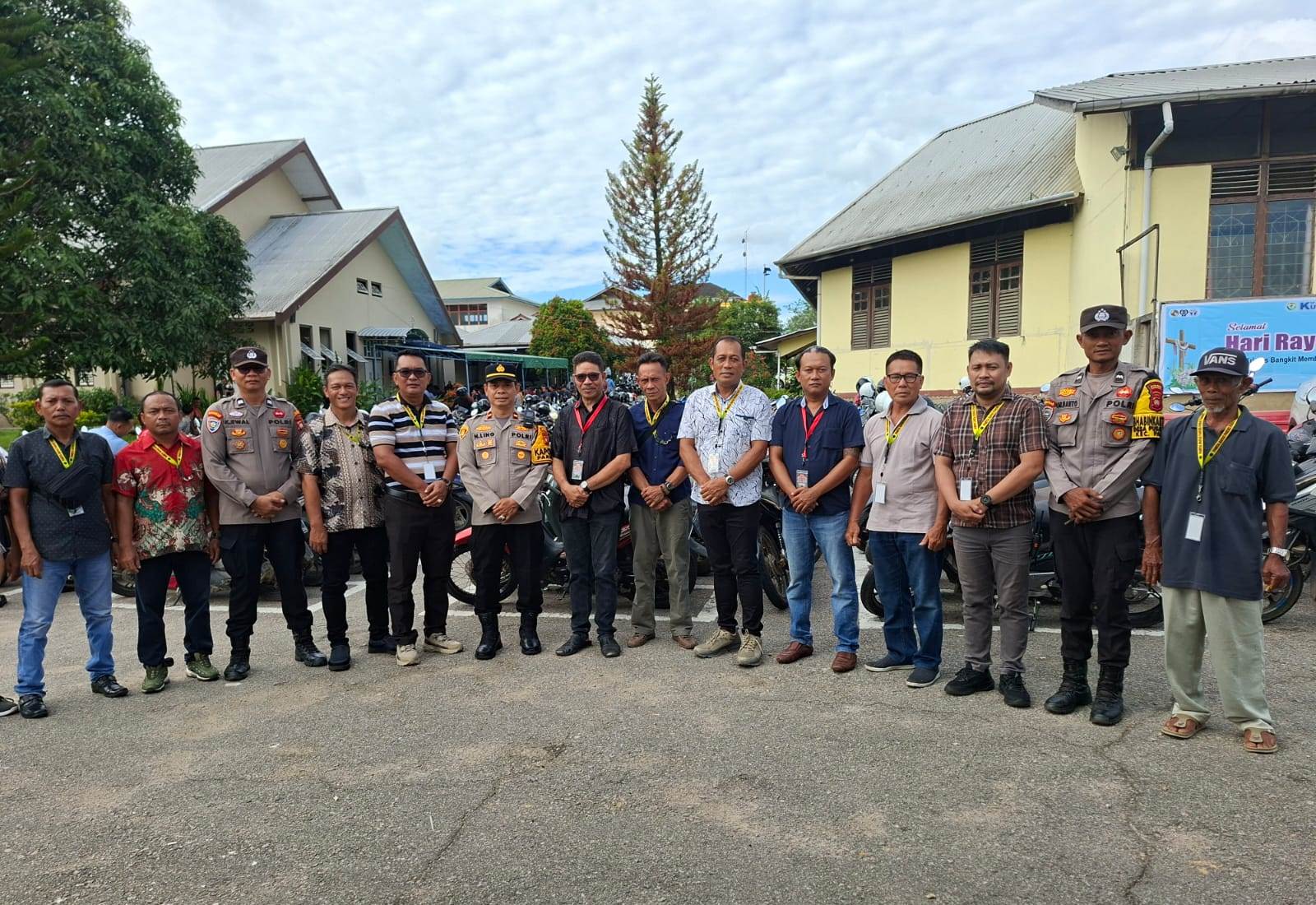 Ribuan Umat Ikuti Misa Jumat Agung di Parindu, Polisi Pastikan Keamanan Terjaga