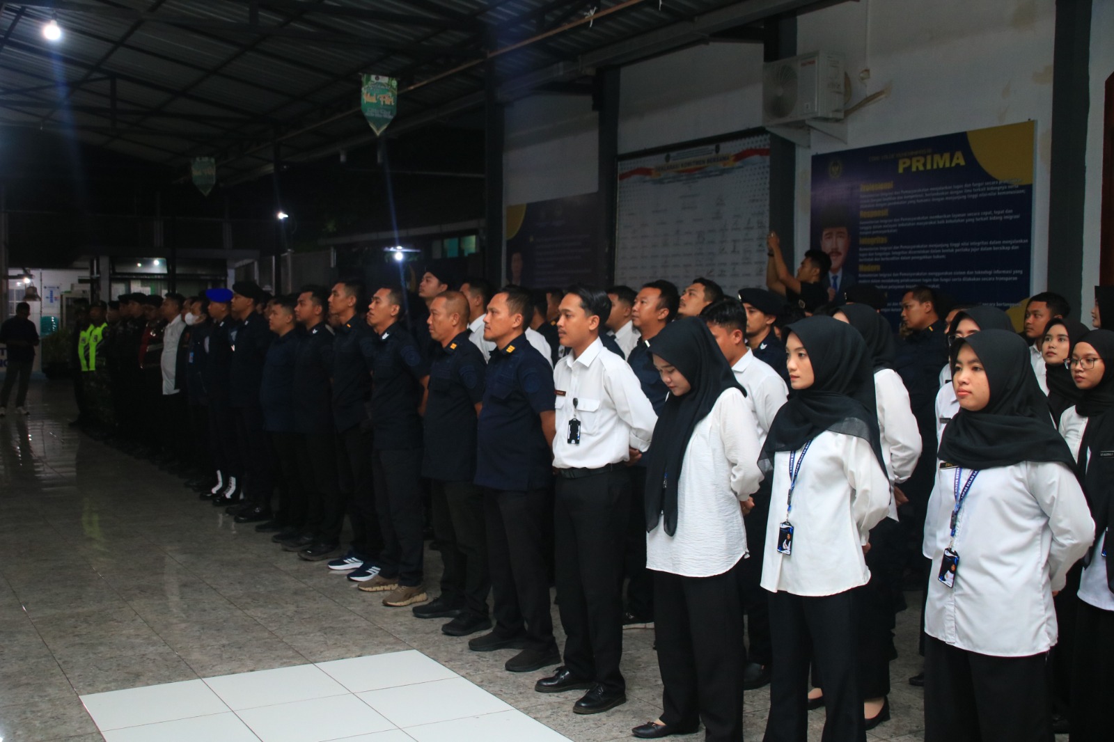Peringati HBP Ke-62, Lapas Banyuwangi Pererat Sinergitas Lewat Razia Besar-besaran Bersama TNI Polri dan BNNK