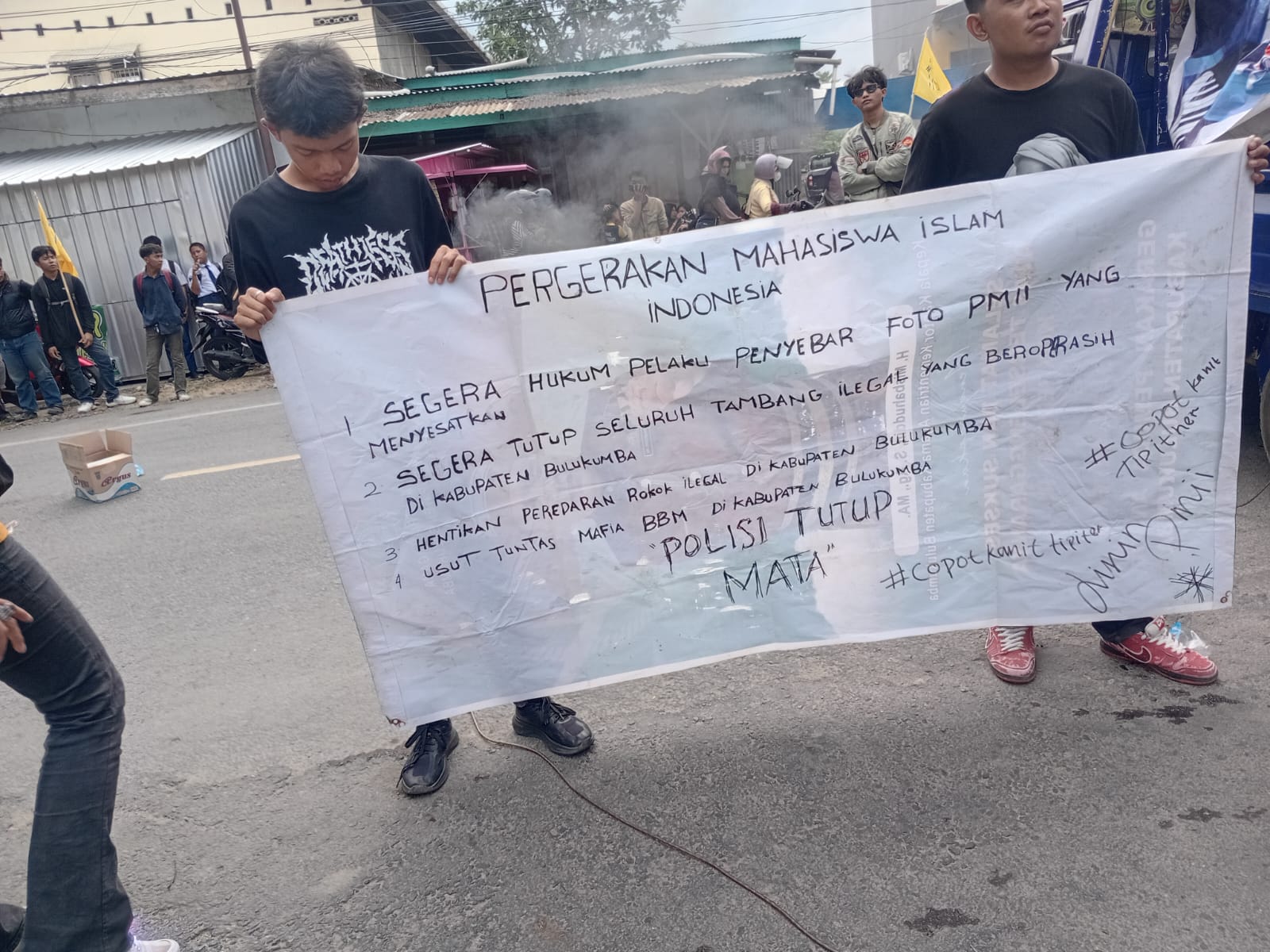 PMII Bulukumba Desak Polisi Tangani Tambang Ilegal dan Rokok Ilegal