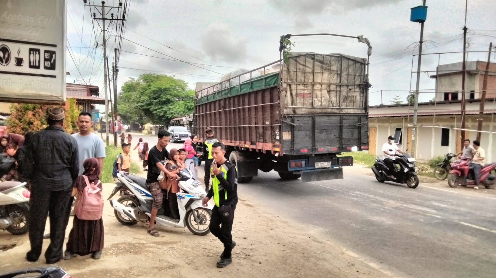 Zebra Cross Tak Kunjung Dipasang, Keselamatan Siswa Dipertaruhkan Abaika
