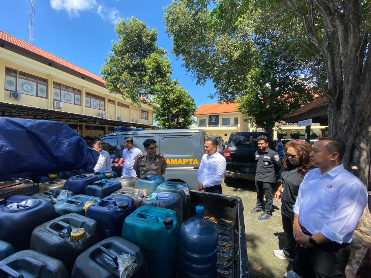 Tegas! Polresta Banyuwangi Berantas Mafia BBM, Tujuh Tersangka Dan Ratusan Liter Solar Serta Pertalite Ditangkap!