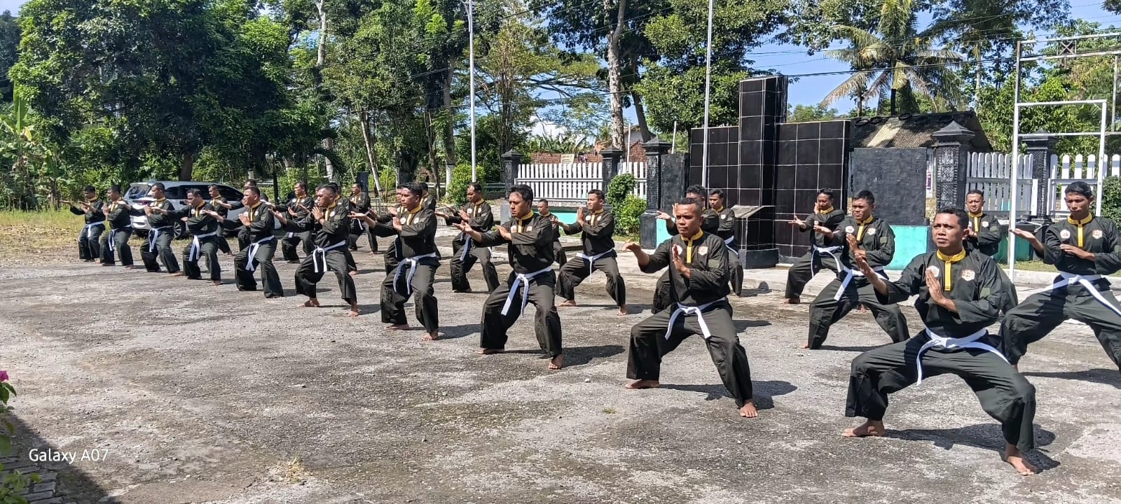 Di Balik Senyap Latihan, Prajurit Banyuwangi Tempa Diri: Pencak Silat Militer Jadi Kunci Ketangguhan dan Jiwa Juang