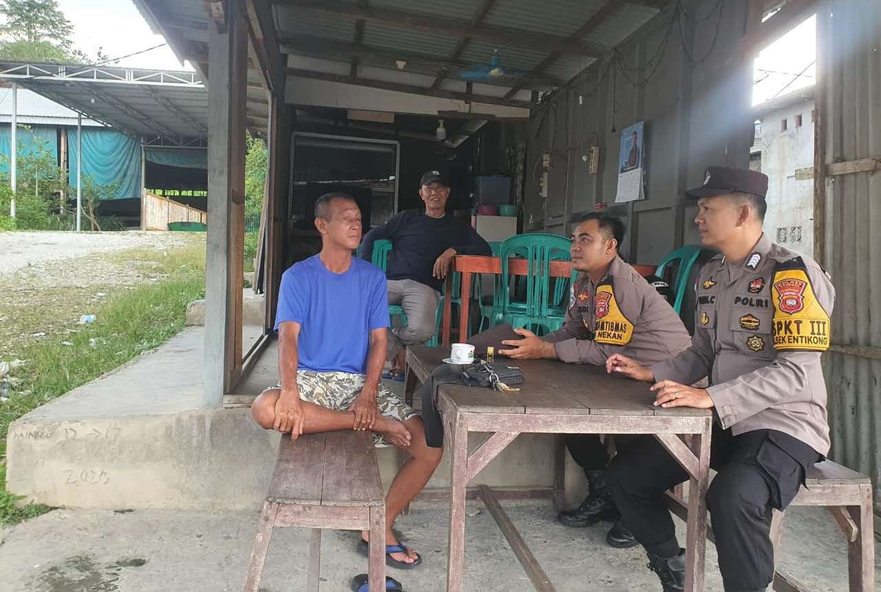 Patroli Perintis Kota Polsek Entikong Sasar Titik Rawan dan Permukiman Warga