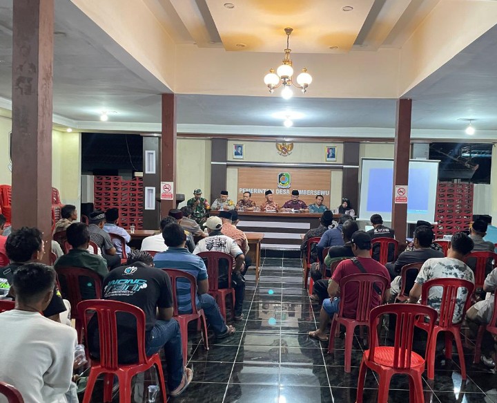 Babinsa Sumber Sewu Tegaskan Aspek Hukum dalam Rapat Gapoktan, Cegah Potensi Pelanggaran di Tingkat Desa
