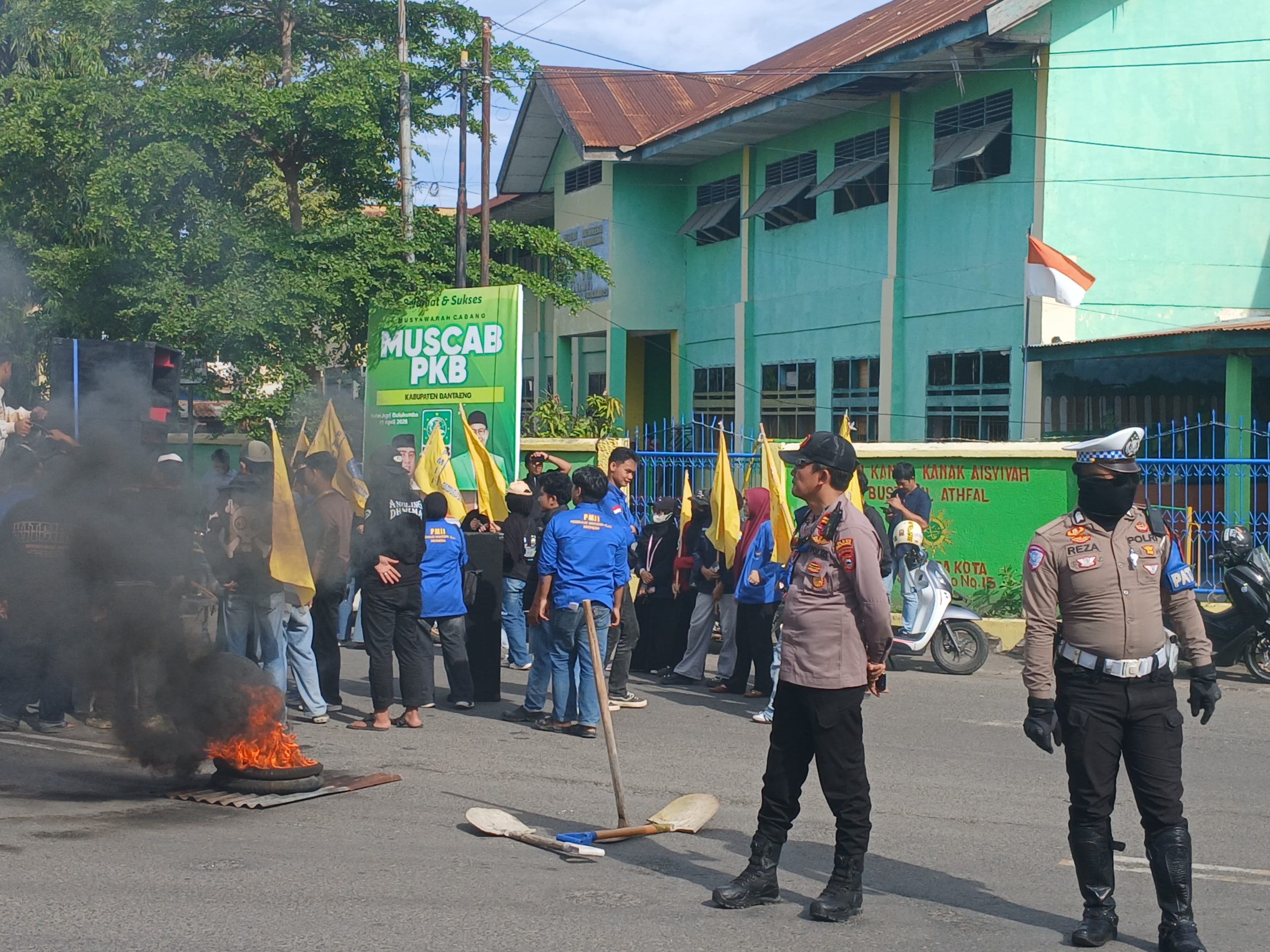 Dikawal Humanis .Aksi May Day PMII Bulukumba Berjalan Tertib Tampa Gesekan 
