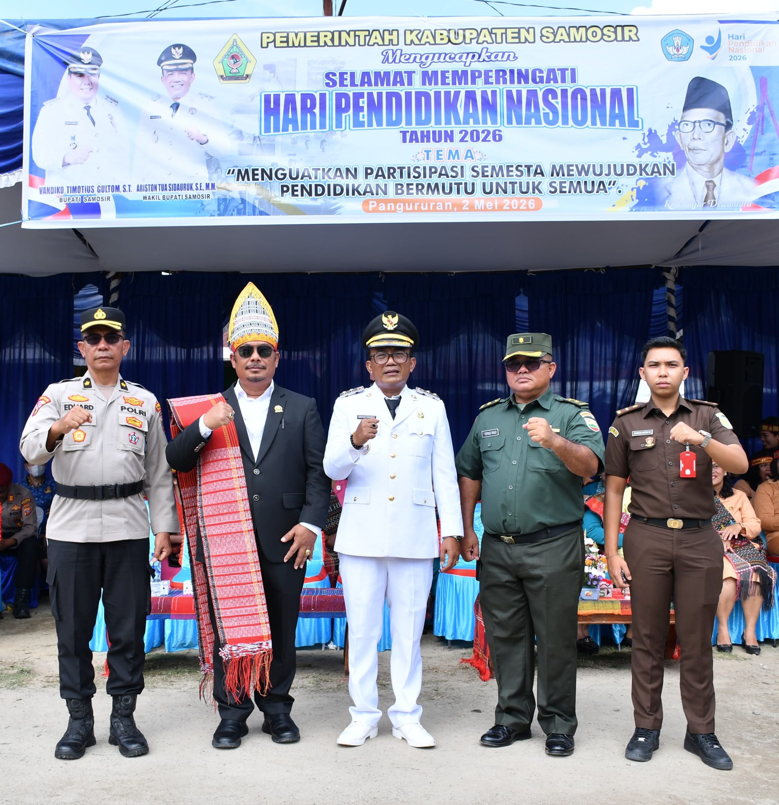 Wabup Samosir Pimpin Upacara Hardiknas 2026, Ulos Warnai Semangat Pendidikan dan Budaya