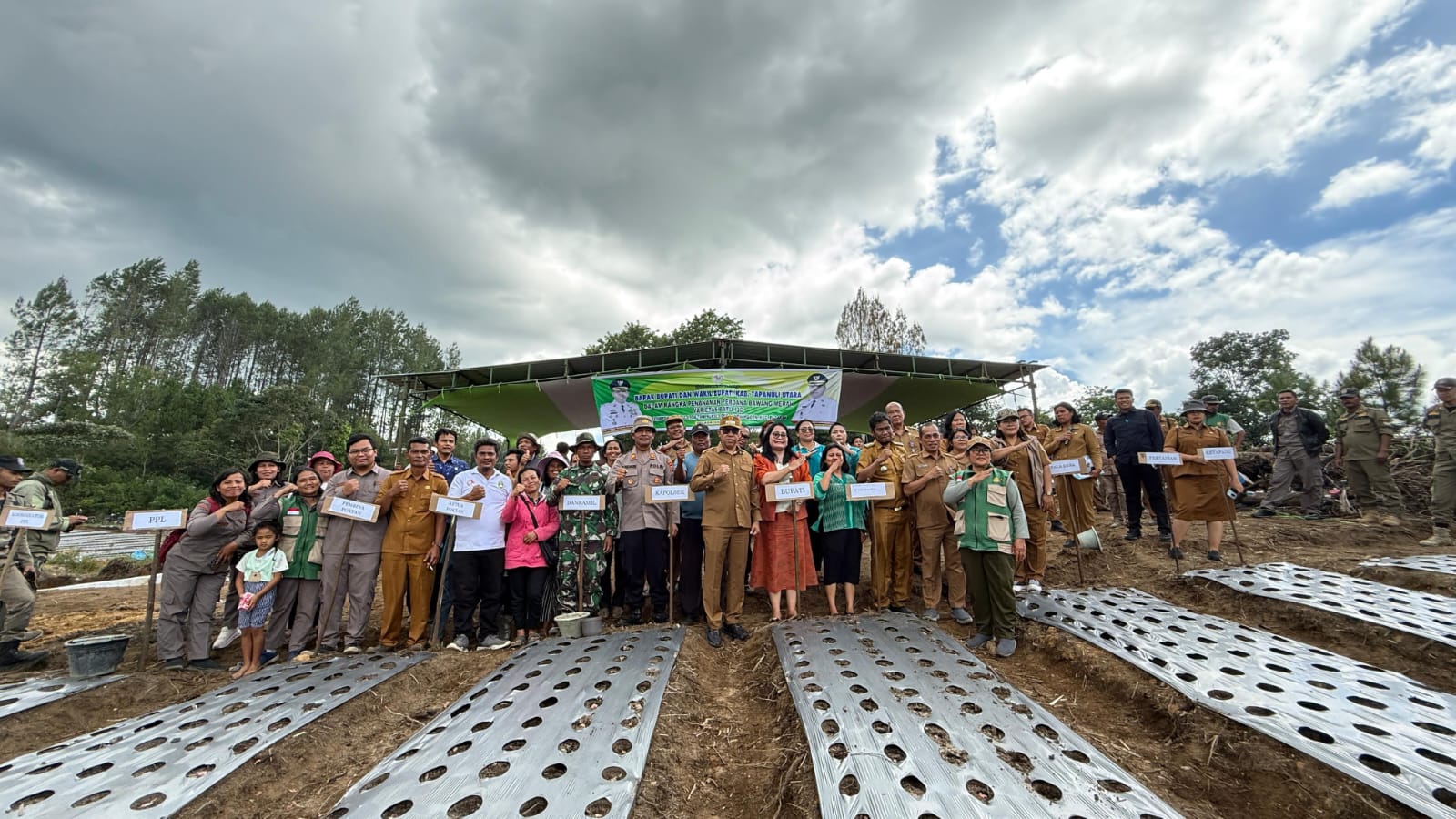 ‎Dukungan Langsung Bupati JTP: Traktor dan Irigasi Disetujui untuk Kelompok Tani Tulason Tani Sukses