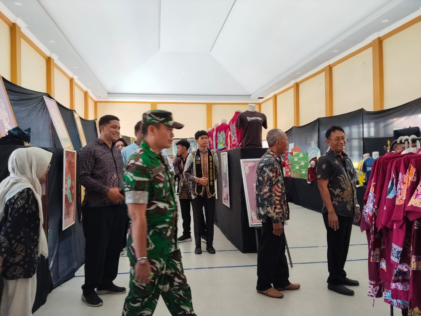 Sinergi TNI dan Dunia Pendidikan, Babinsa Wringinagung Hadiri Perayaan Dies Natalis SMA Negeri 1 Gambiran