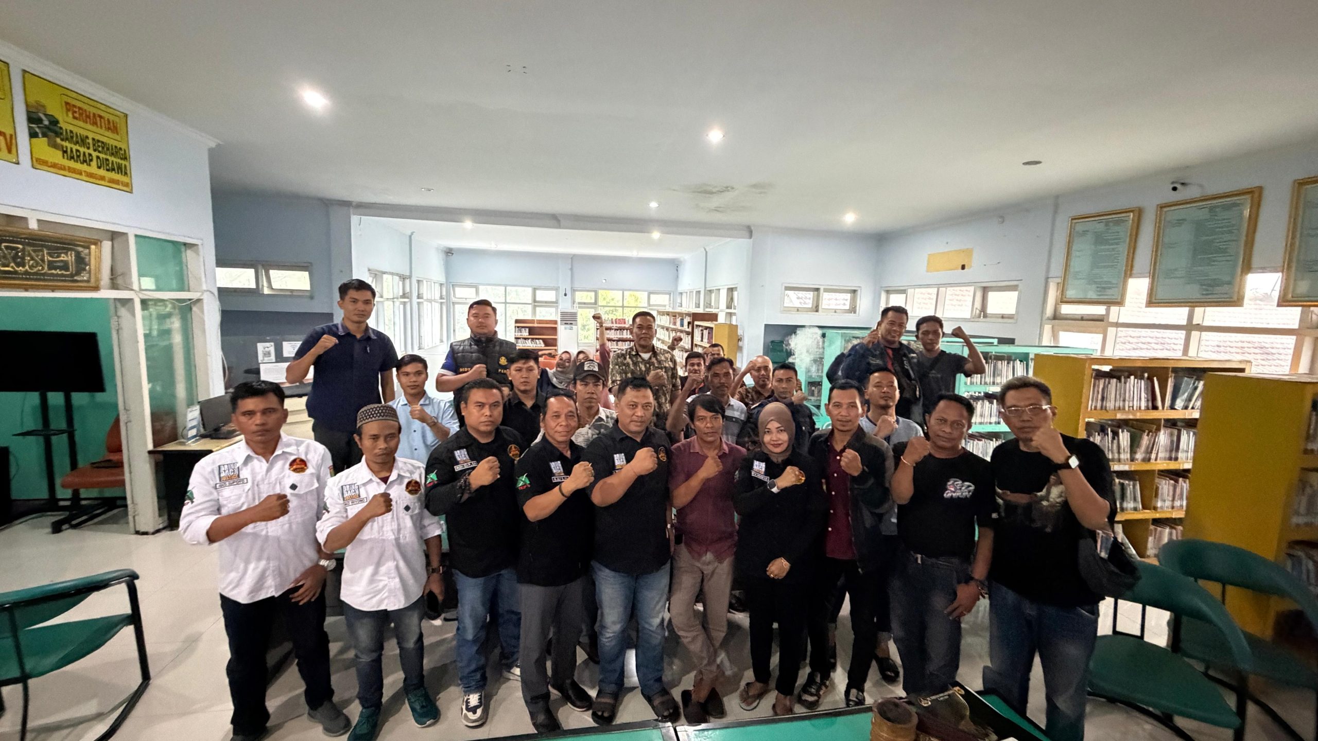 Aksi Solidaritas Gabungan Awak Media dan LSM Menyikapi Dugaan Kriminalisasi Penanganan Perkara Perdata Oleh Oknum APH*