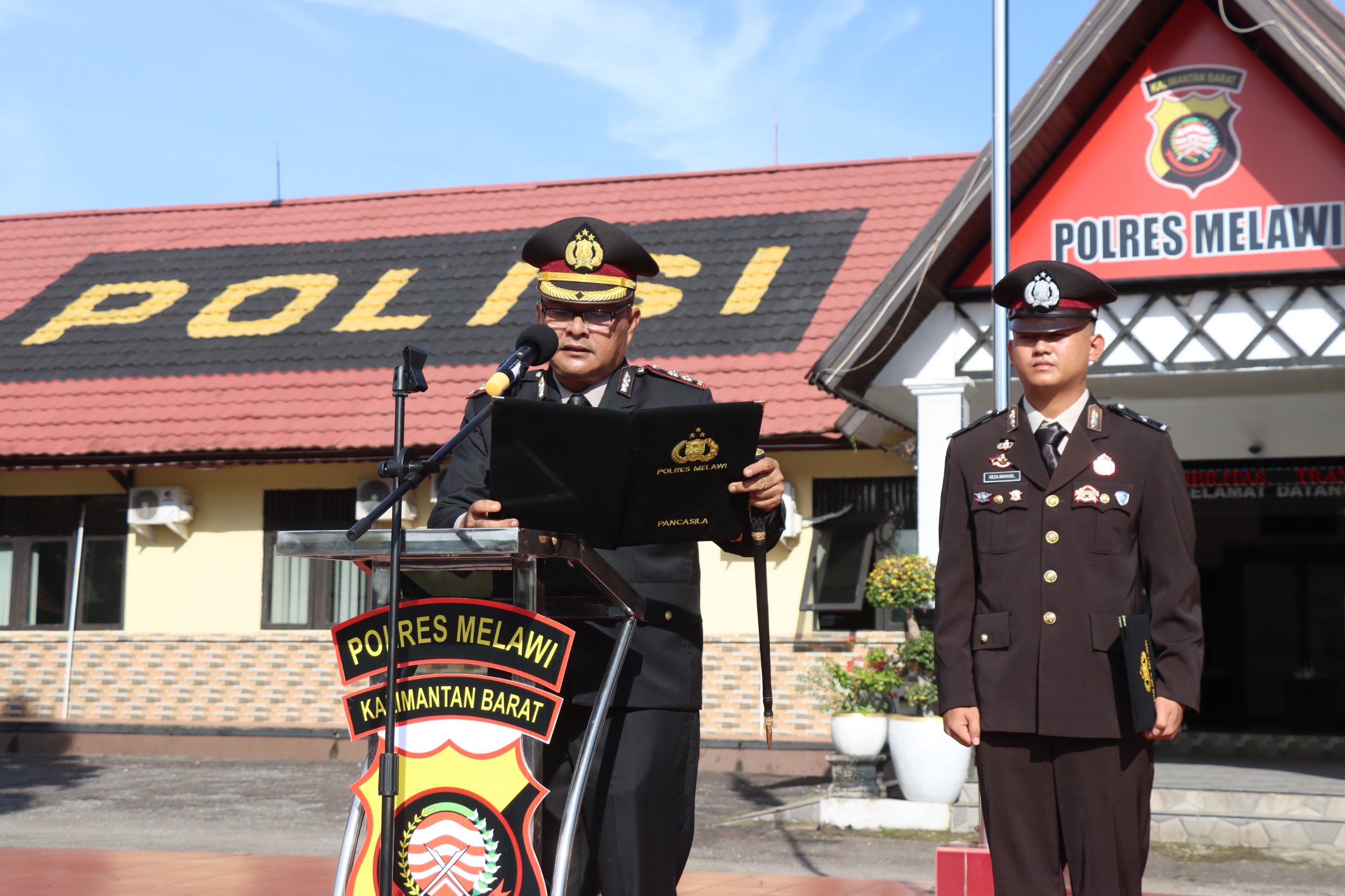 Kapolres Melawi Membacakan Amanat Menko Digital Republik Indonesia