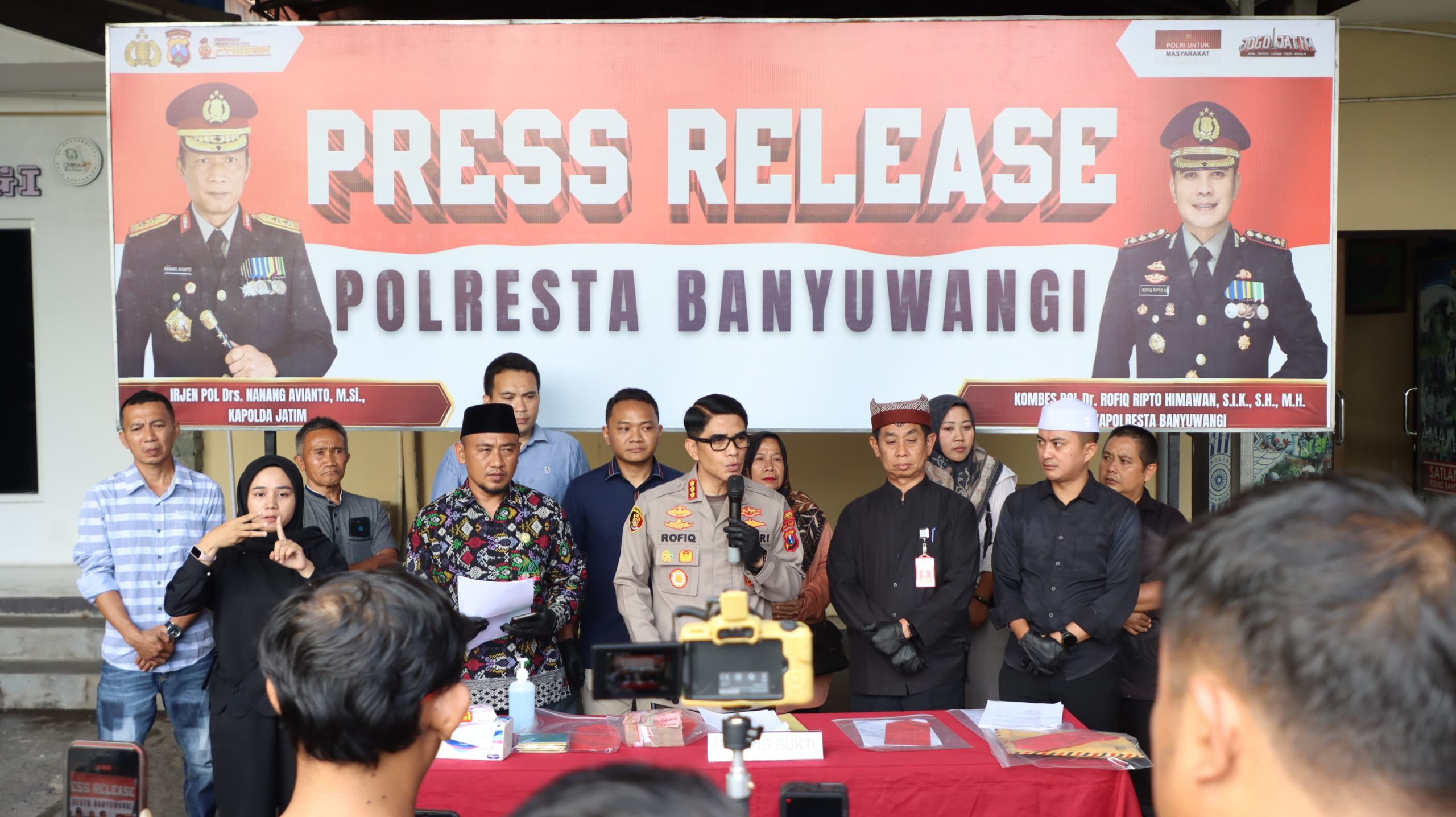 Kerugian Capai Rp500 Juta Polresta Banyuwangi Bongkar Dugaan Umroh Ilegal, Dua Perempuan Jadi Tersangka