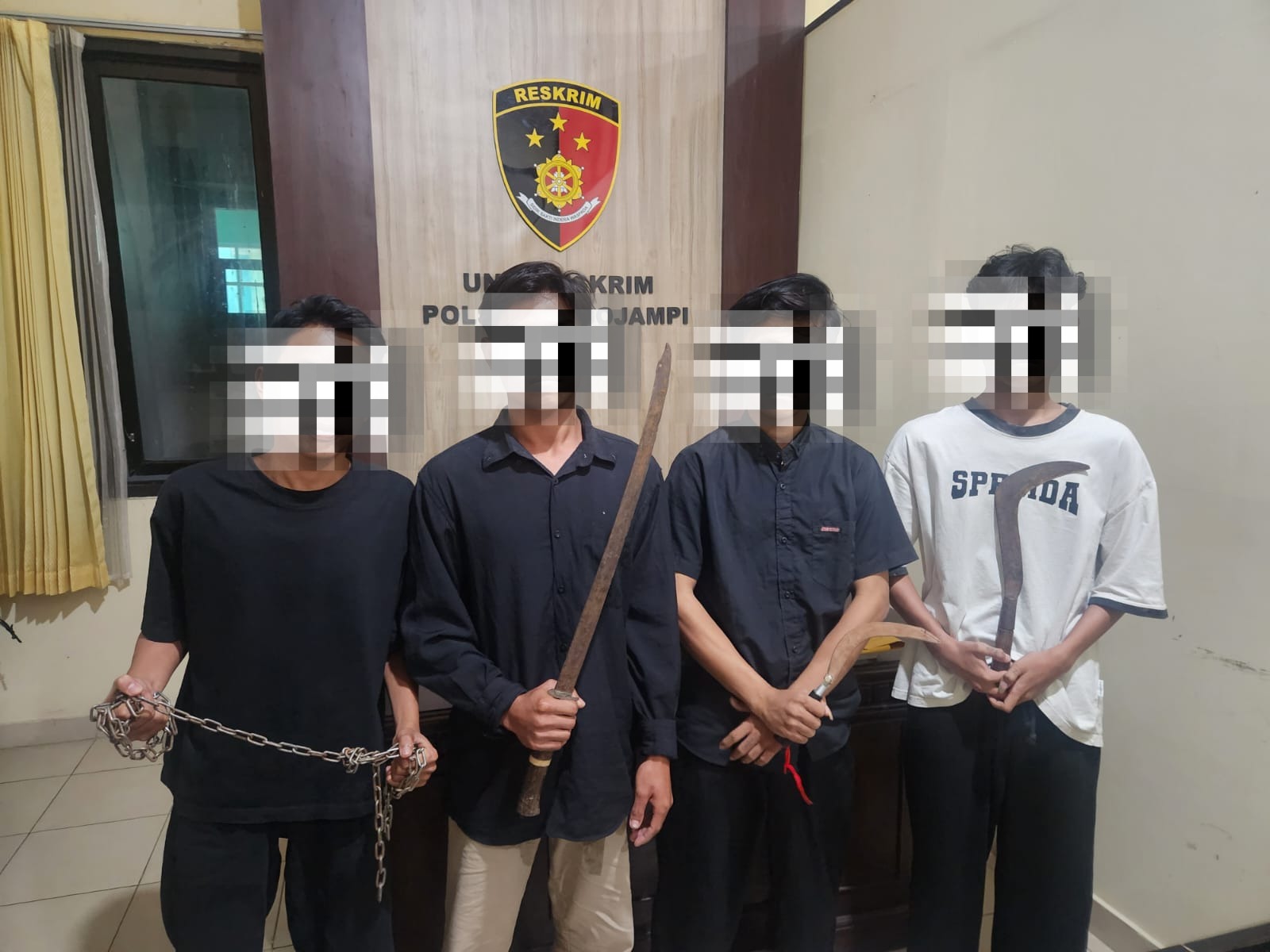 Tindak Tegas Premanisme! Polresta Banyuwangi Amankan Komplotan Pemuda Bersajam di Blimbingsari