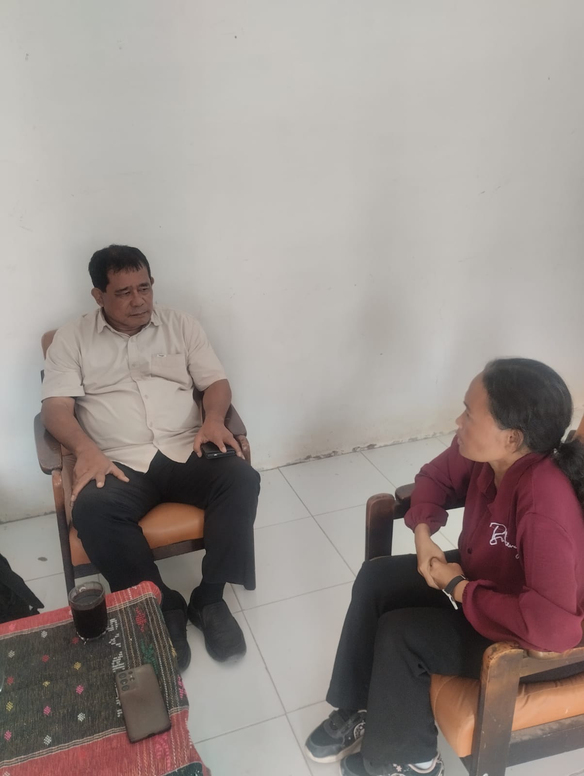 Anggota DPRD Toba Pidel Hutahaean Tinjau Jalan Rusak Menuju SMK Negeri Sigumpar