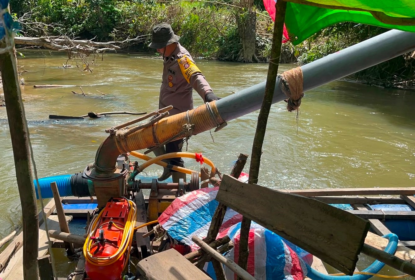 Bersama Warga dan Pemerintah Desa, Polsek Meliau Bangun Kesadaran Hukum Terkait PETI