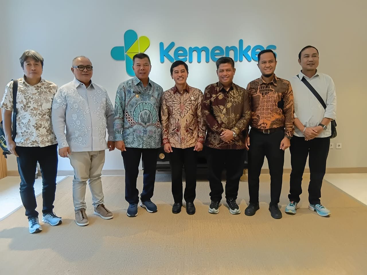 Andi Utta Usulkan Penguatan 21 Puskesmas dan 2 RSUD ke Wamenkes RI di Jakarta*