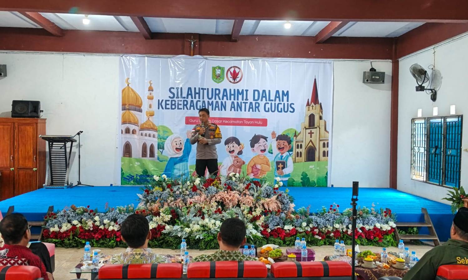 Kapolsek Tayan Hulu: Di Balik Kesuksesan Anak Bangsa, Ada Jasa Seorang Guru
