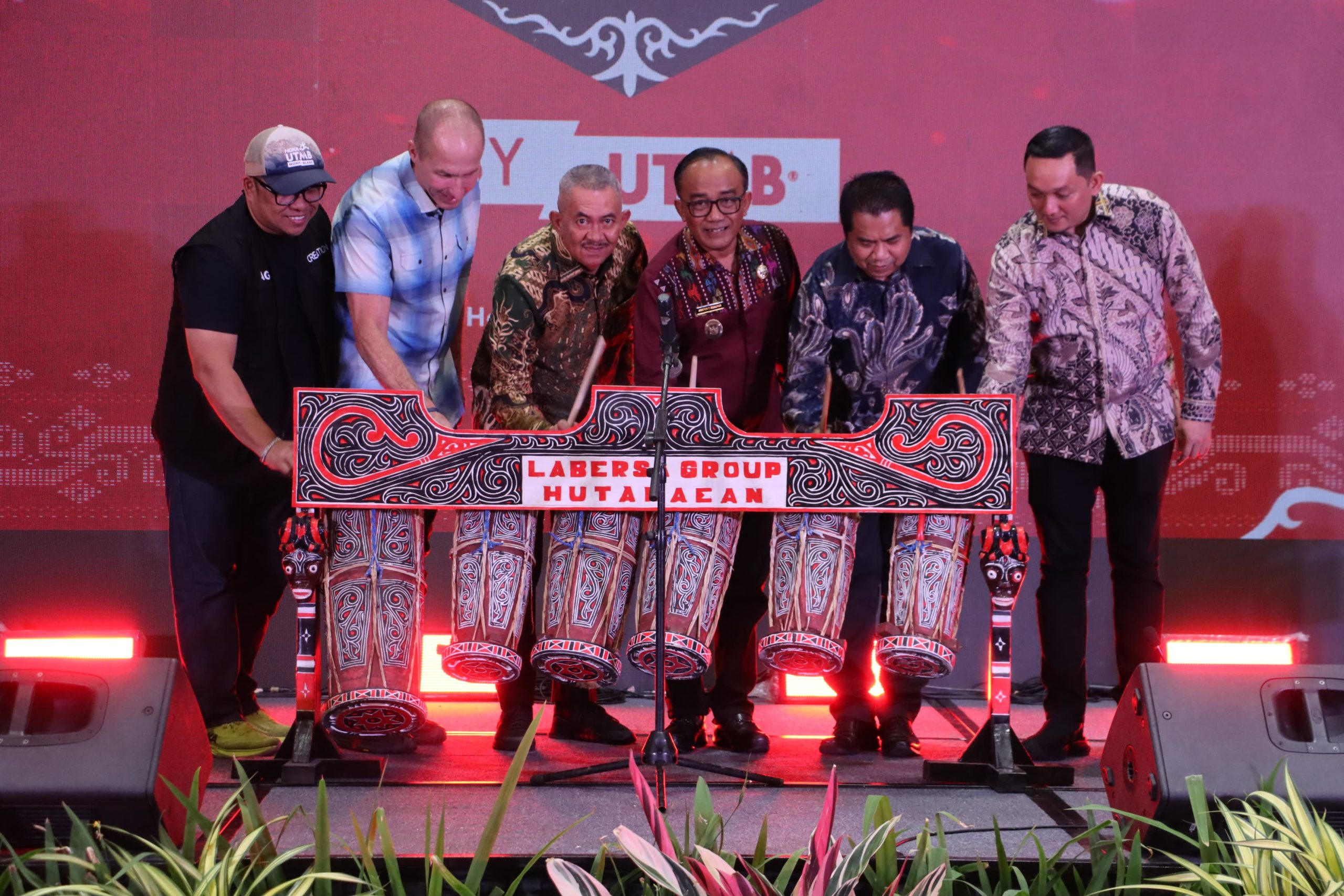Trail of The Kings 2026 Resmi Bergulir, Wabup Samosir Sambut Kehadiran Runners Mancanegara