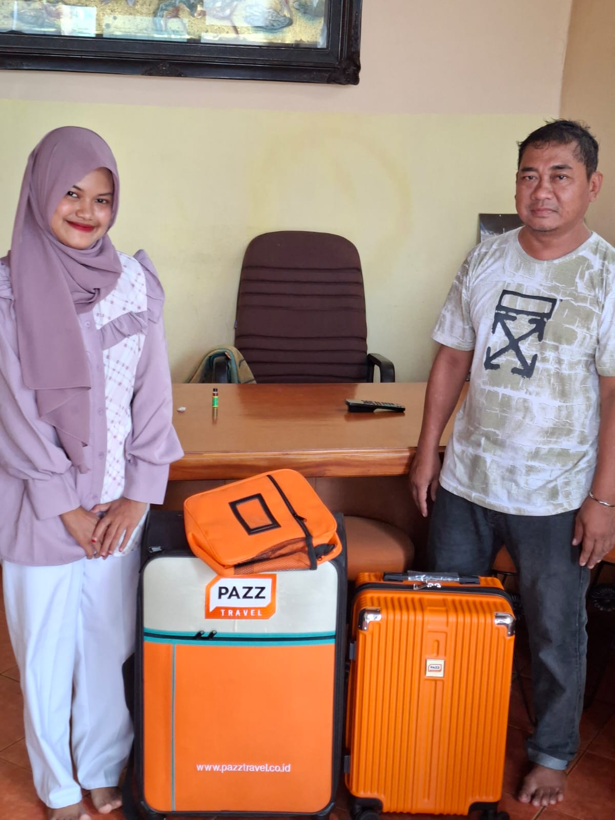 Tazkiyah Group Serahkan Koper Umroh ke Pemenang Maulid Akbar Bulukumba, Keberangkatan 9 Juli 2026*