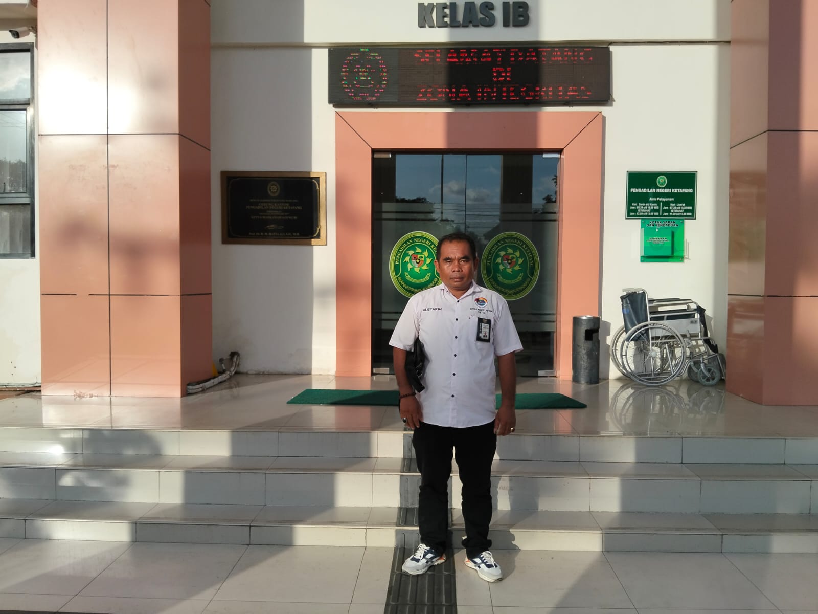 PENGABAIAN JADWAL SIDANG DI PENGADILAN NEGERI KETAPANG: PELANGGARAN HUKUM YANG MENCEDERAI KEPERCAYAAN DAN RASA KEADILAN PUBLIK