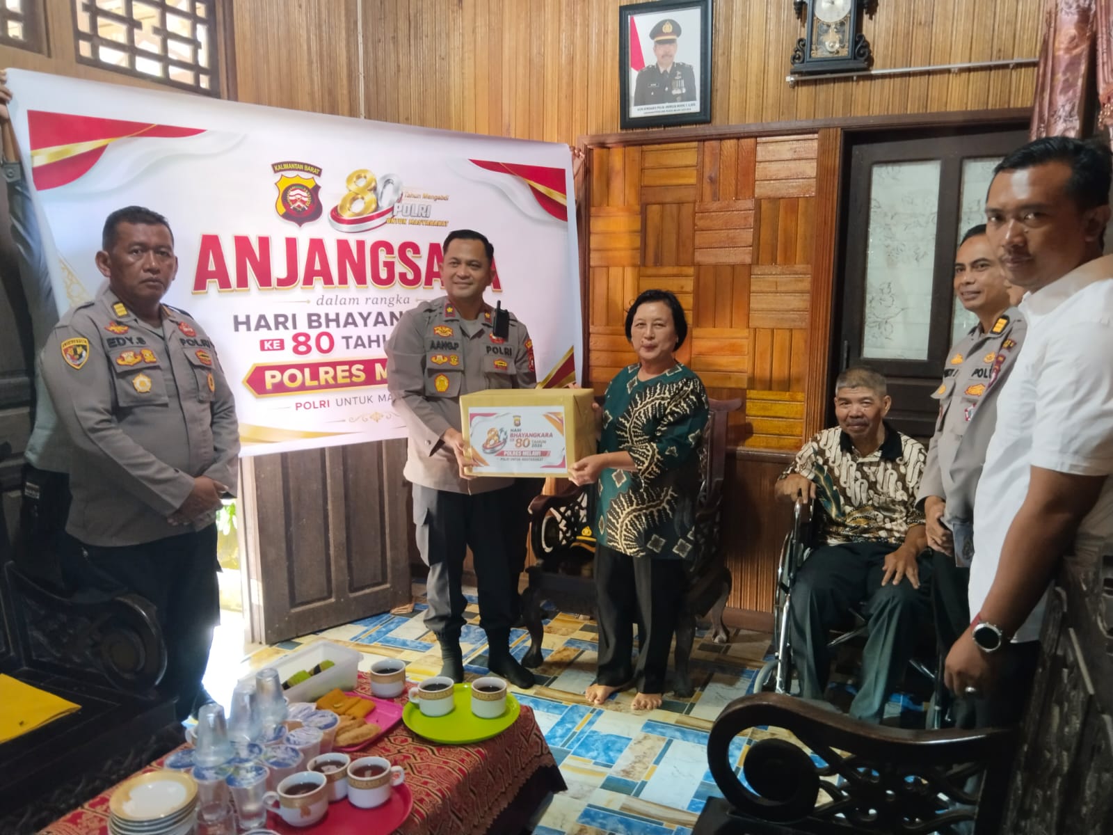 Waka Polres Melawi Anjangsana ke Purnawirawan dan Warakawuri di Kecamatan Belimbing dalam Rangka Hari Bhayangkara ke-80
