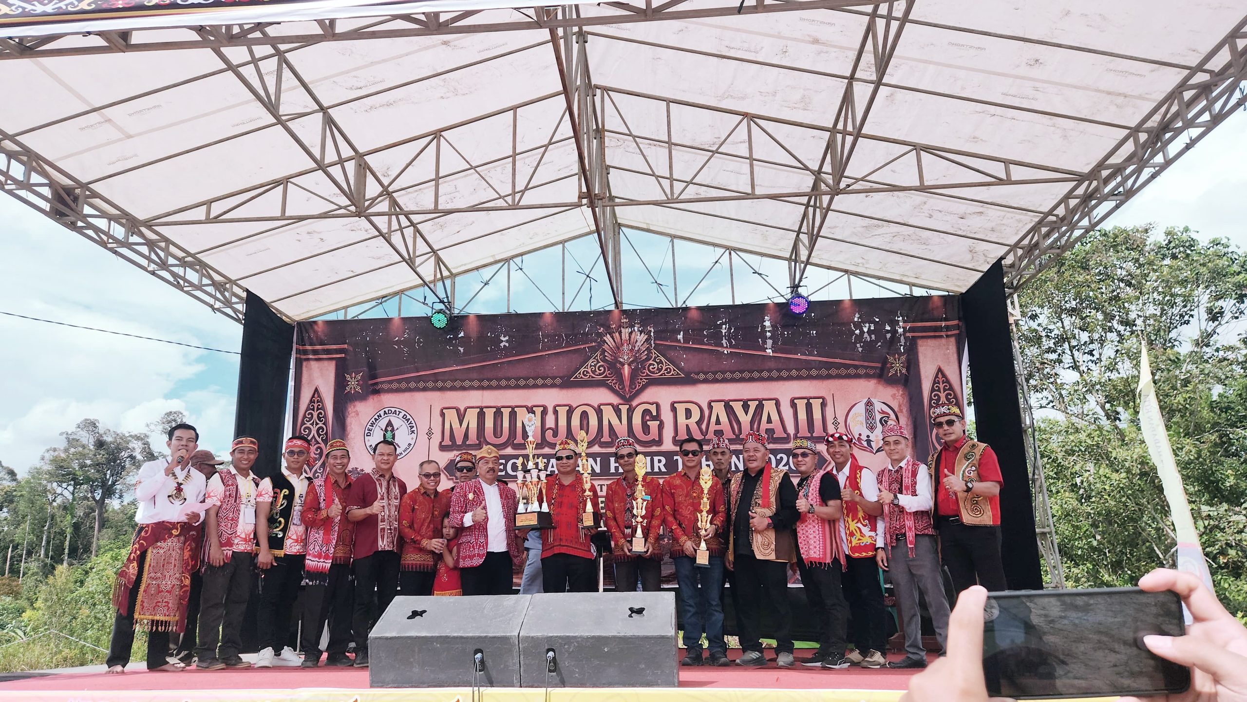 GAWAI MUNJONG RAYA KE ll KECAMATAN TAYAN HILIR. Sangg