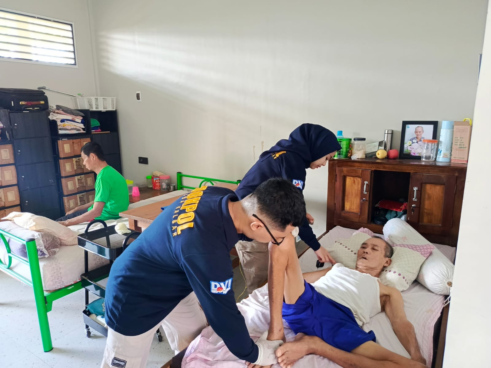 Sambut Hari Bhayangkara ke-80, Biddokkes Polda Kalbar Hadirkan Pengobatan Gratis bagi Lansia di Tiga Panti Wreda