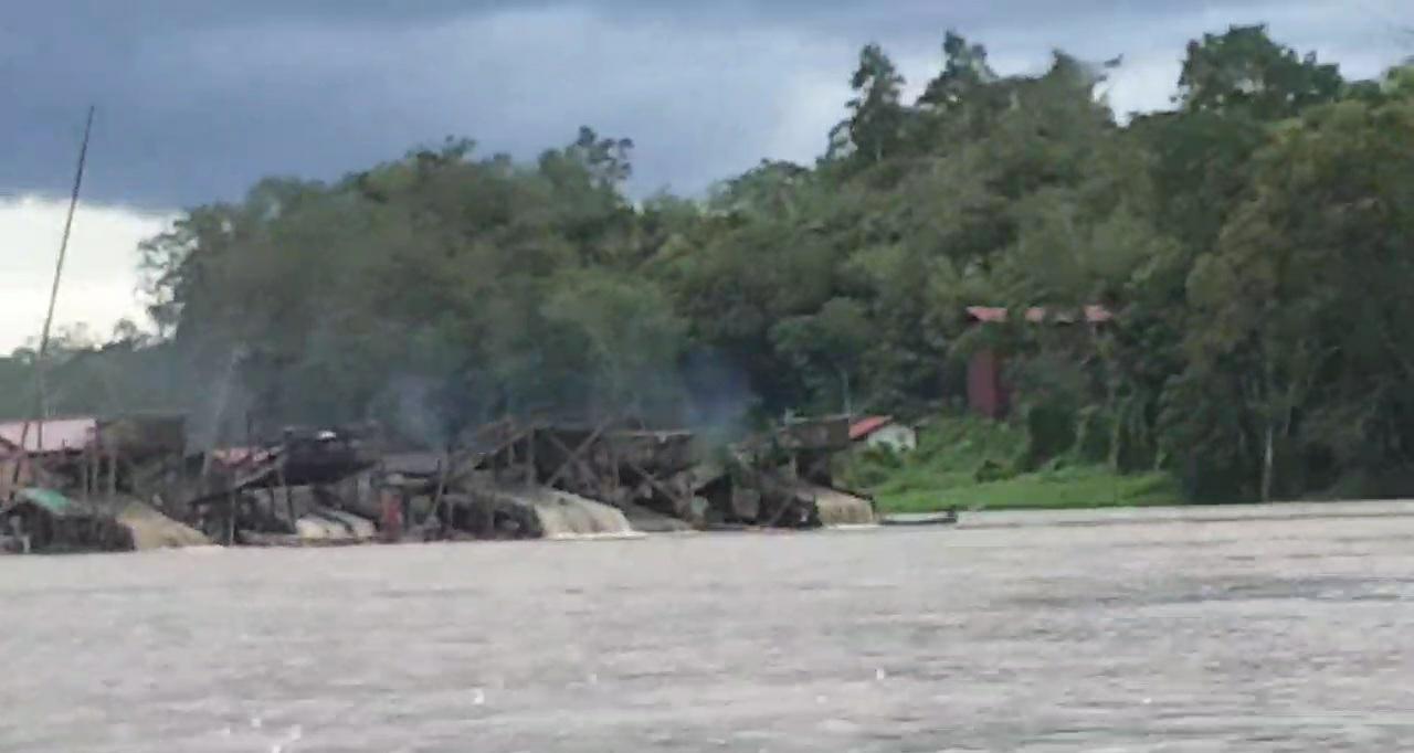 PETI Menggila di Sungai Kapuas Semitau Hilir, Diduga Kebal Hukum dan Dibekingi Oknum APH
