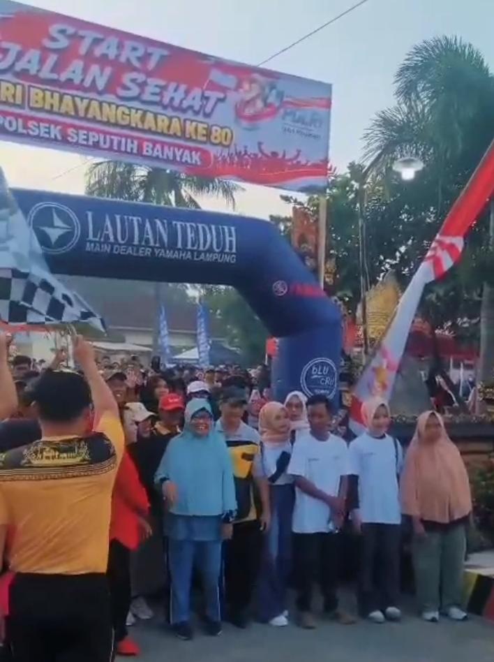 Semarak HUT Bhayangkara ke-80, Jalan Sehat Polsek Seputih Banyak Dibanjiri Ribuan Peserta