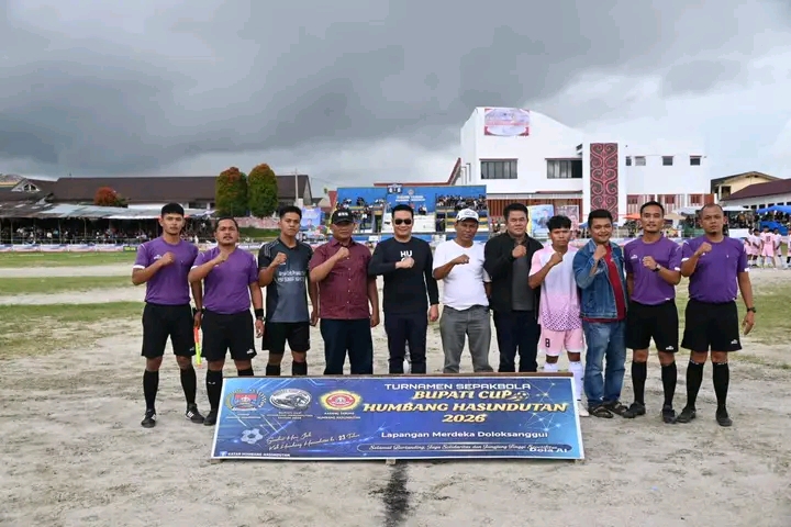 Bupati Humbahas Tonton Langsung Pertandingan Bupati Cup, Sadani Bola FC Menang Telak 6-0 atas One Heart Sipituhuta FC