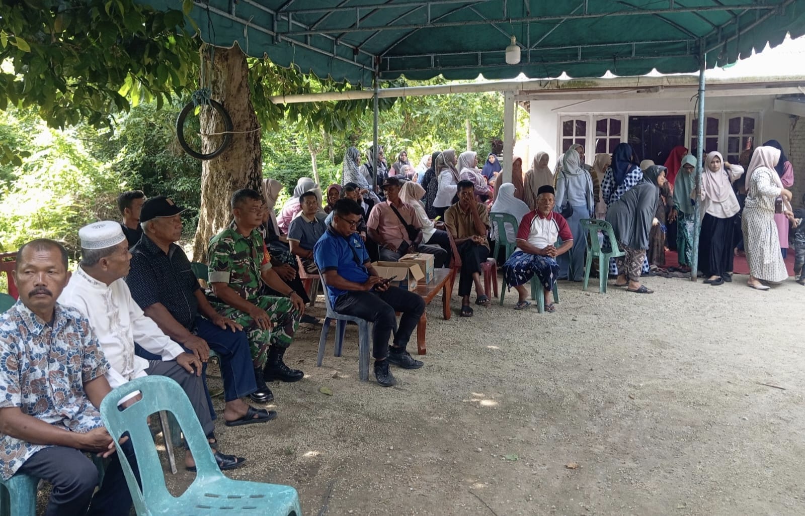 Babinsa Koramil 01/Sukajaya Hadiri dan Bantu Pelaksanaan Fardhu Kifayah Warga Binaan di Cot Abeuk