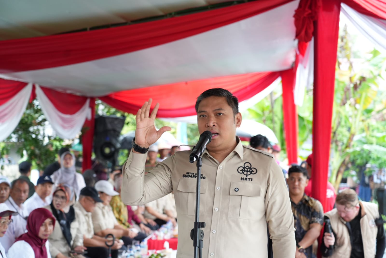 WAMENTAN DAN GUBERNUR KALBAR DORONG OPTIMALISASI BUDIDAYA LIDAH BUAYA SEBAGAI PENGGERAK EKONOMI LOKAL