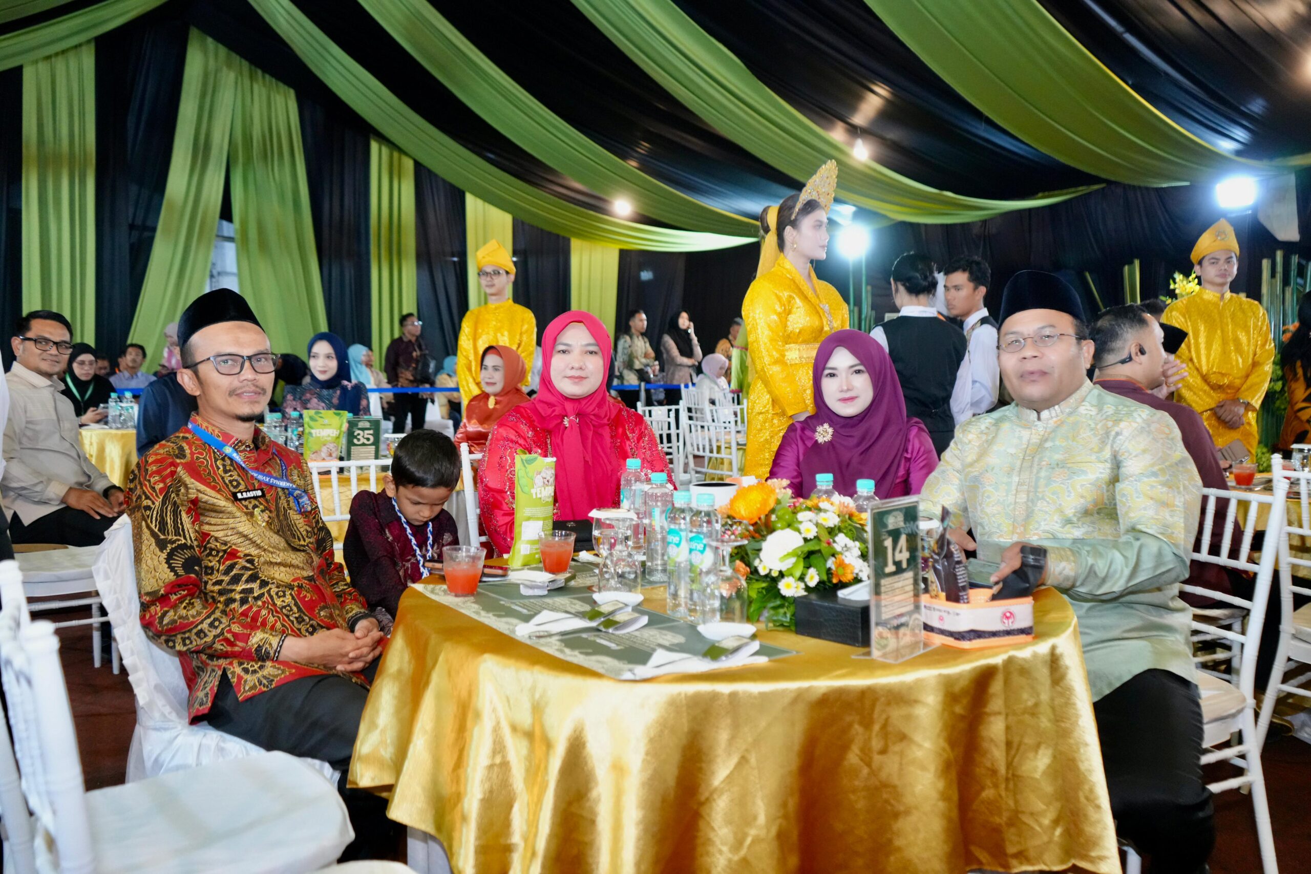 Perkuat Jejaring dan Kolaborasi, Wali Kota Sabang Hadiri Gala Dinner APEKSI di Medan.