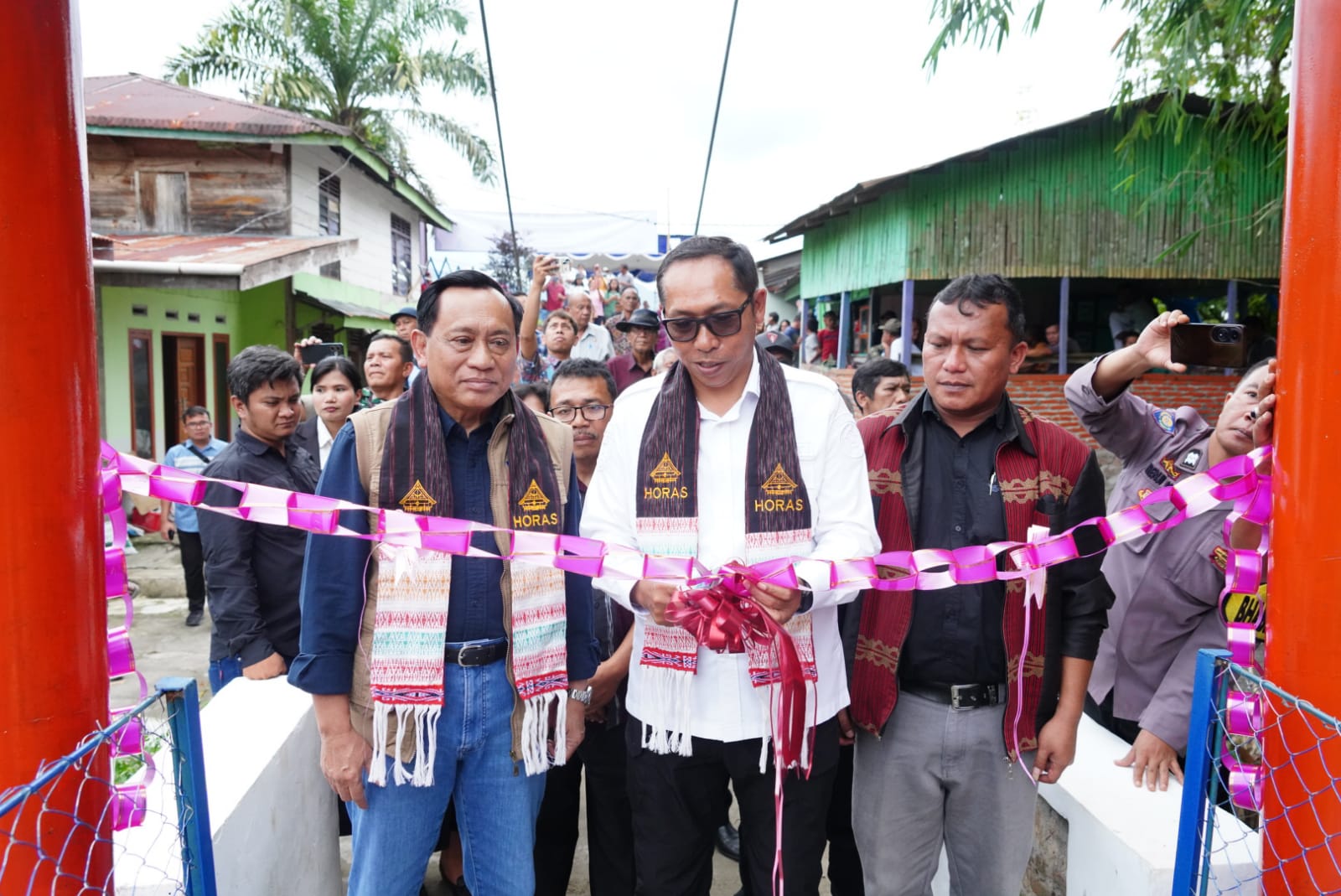 Bupati Taput Apresiasi Pembangunan Jembatan Asa SCTV di Parbaju Toruan, Pemkab Siap Kawal Perawatan